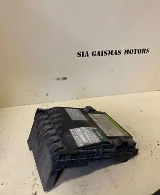 Volkswagen Jetta V Fuse box cover 1K0937132