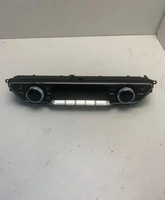 Audi A4 S4 B9 Climate control unit 8W0820043G