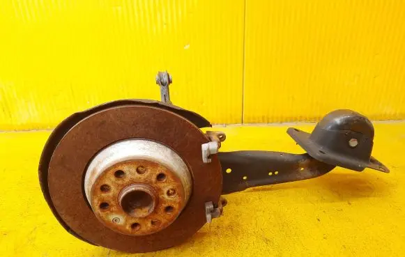 Volkswagen PASSAT B8 Rear wheel hub spindle/knuckle 5Q0505311E 5Q0505323D