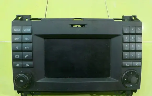 Mercedes-Benz Sprinter W906 Radio/CD/DVD/GPS head unit A9069005203