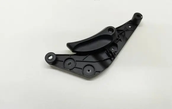 Engine bonnet (hood) release handle