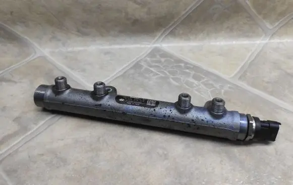 Hyundai ix 55 Fuel main line pipe 314003A000 0445216018