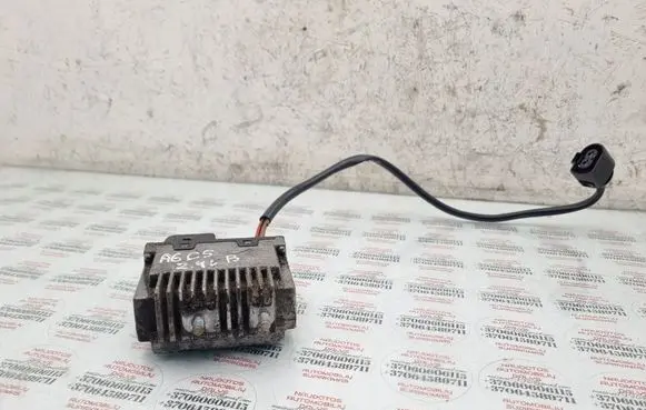 Audi A6 S6 C5 4B Coolant fan relay 1J0973752