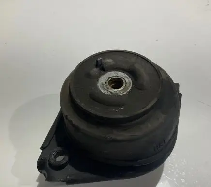 Mercedes-Benz ML W164 Engine mount bracket A2512403117 2512403117