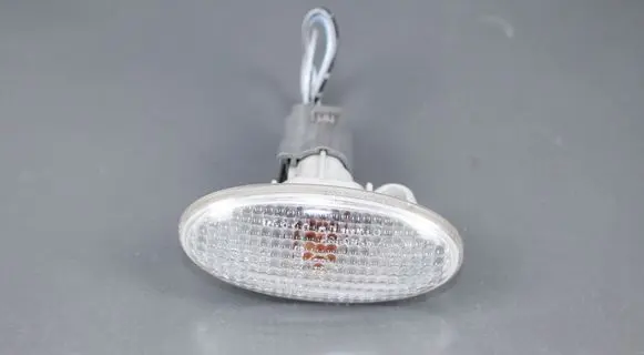 Mazda 5 Front fender indicator light
