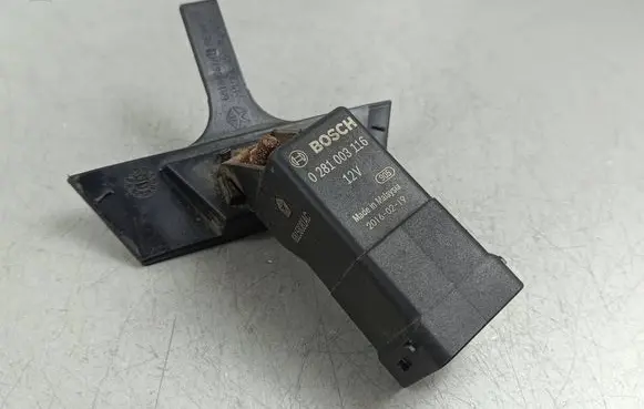 Jeep Grand Cherokee Glow plug pre-heat relay 0281003116 20160219