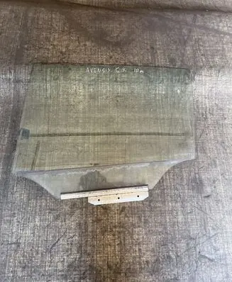 Toyota Avensis T270 Rear door window glass