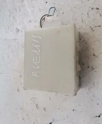 Toyota Avensis T250 Door control unit/module 8974105050