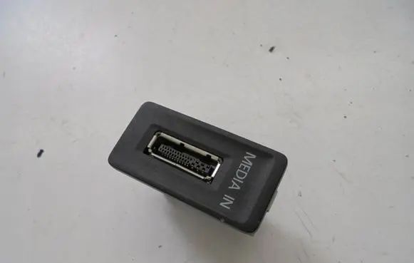 Volkswagen Golf VII USB socket connector 5G0035222A