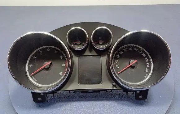 Opel Astra J Speedometer (instrument cluster) 13355666