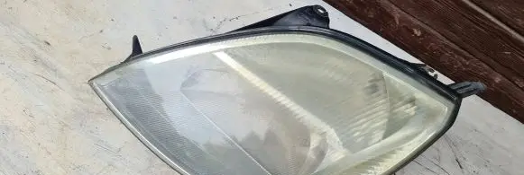 Ford Fiesta Headlight/headlamp