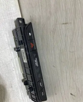 Dacia Sandero III A set of switches 283E85816R