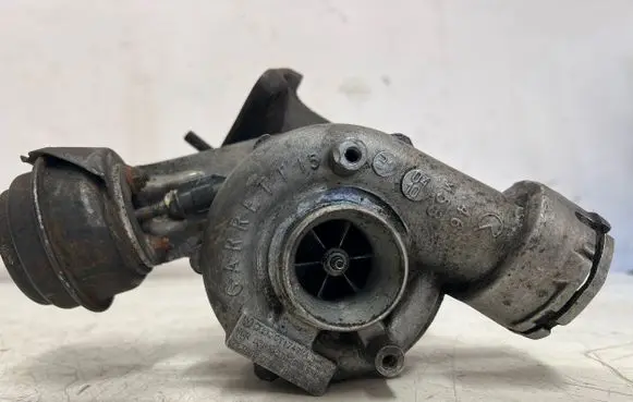 Volkswagen PASSAT B5.5 Turbo 038145702G