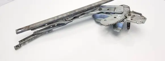 Rear door manual window regulator