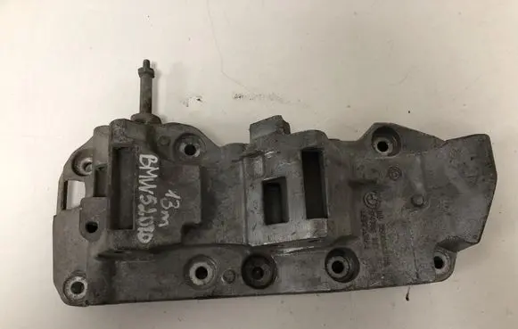BMW 5 F10 F11 Generator/alternator bracket 850686305 174786