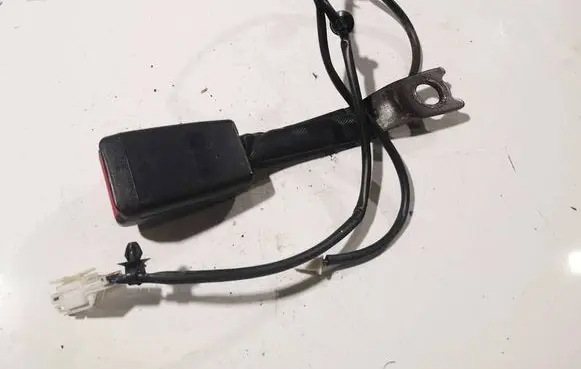 Mitsubishi Grandis Front seatbelt buckle 