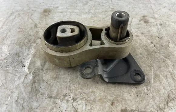 Ford Fusion Engine mount bracket