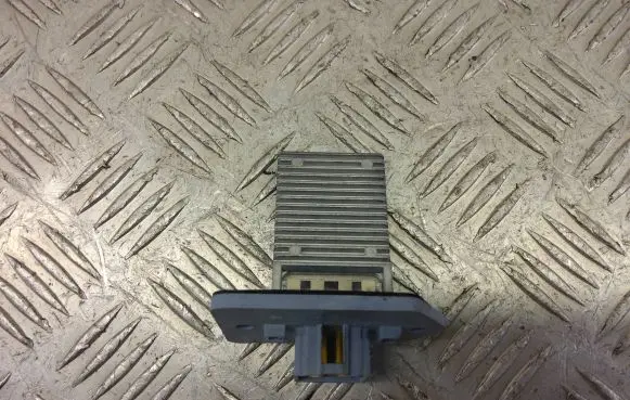 Chevrolet Captiva Heater blower fan relay 