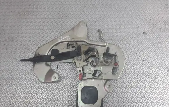 KIA Carnival Rear door lock