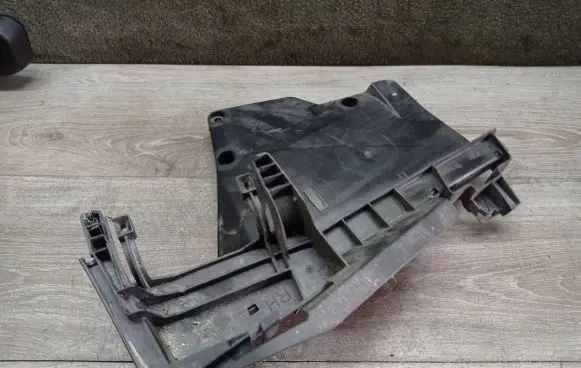 Volvo C30 Front door coupe exterior handle/bracket 08679982