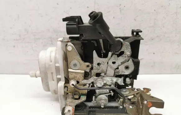 Audi A4 S4 B5 8D Front door lock 400173A