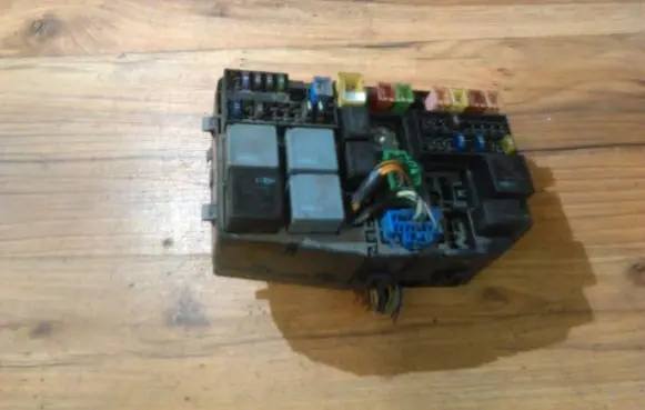 Ford Mondeo Mk III Fuse box set 1s7t14a142aa 71543256