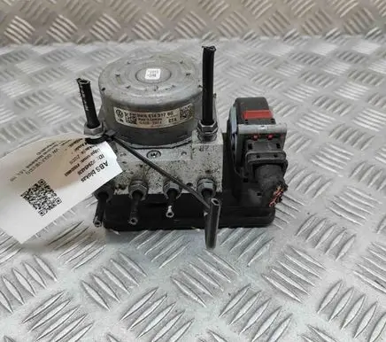 Volkswagen Golf VIII ABS Pump 10022023474 5WA614517N