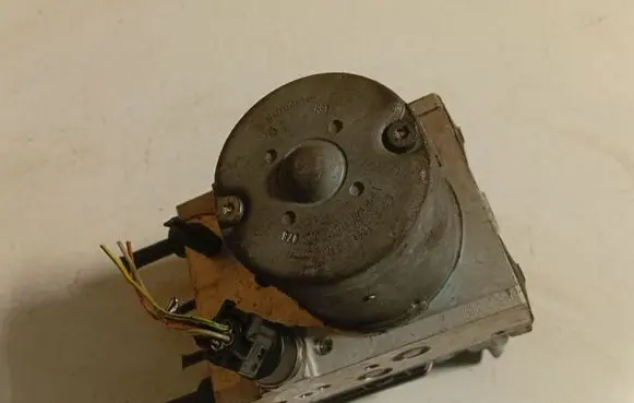 Toyota Avensis T250 ABS Pump 8954105090