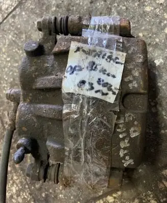 Nissan X-Trail T30 Front brake caliper
