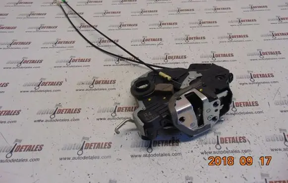 Toyota Verso Front door lock