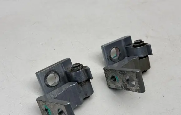 Seat Ibiza IV (6J,6P) Front door hinge set 8K0831401F