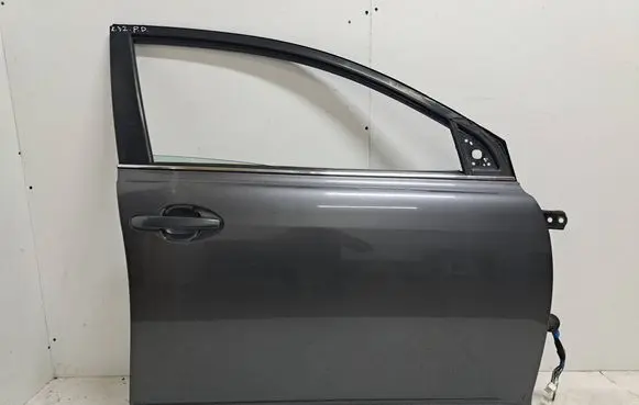 Toyota Avensis T250 Front door 