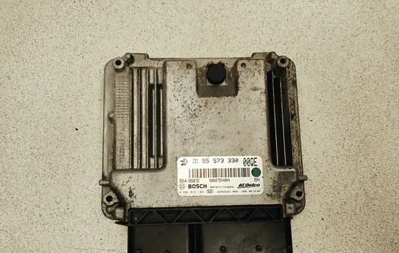 Opel Insignia A Engine control unit/module 55573330 55566722 0281015149