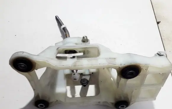 Mitsubishi Galant Gear shifter/selector