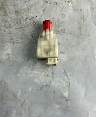 BMW 5 E39 Brake pedal sensor switch 8360421