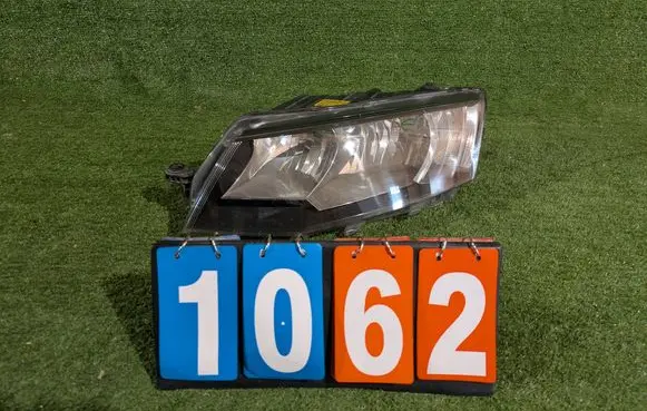 Skoda Octavia Mk3 (5E) Headlight/headlamp 