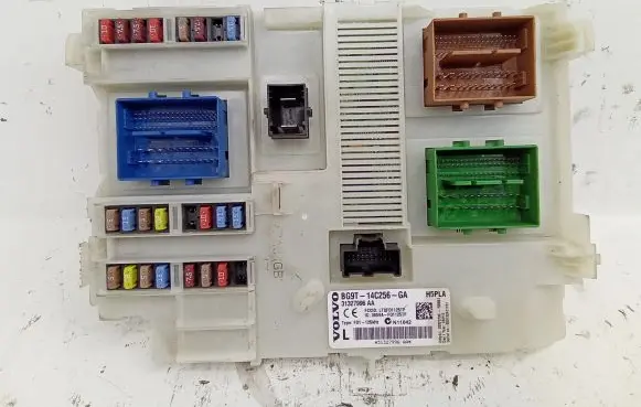 Volvo V70 Fuse module BG9T14C256GA 31327996AA