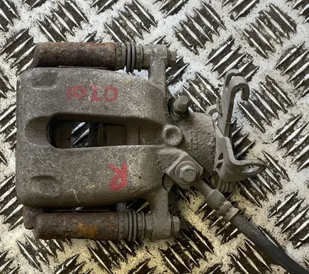 Opel Insignia A Rear brake caliper