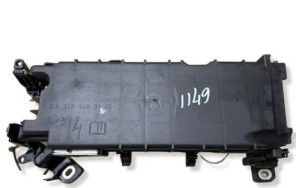 Mercedes-Benz A W176 Fuse box set A2465400340