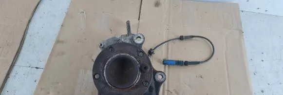 BMW 5 E39 Front wheel hub 092853L10