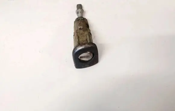 Volkswagen Golf V Front door lock (next to the handle) 1k0837167