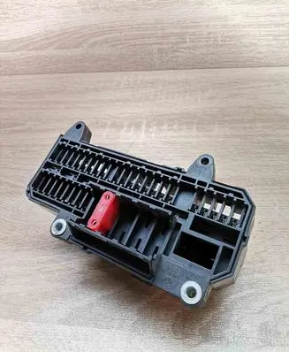 BMW 7 E65 E66 Fuse module 6900583