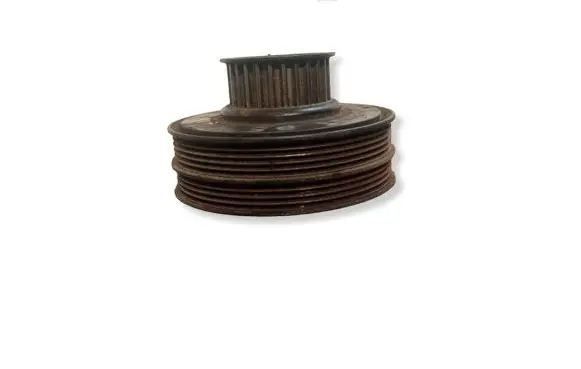 Volkswagen PASSAT B5 Crankshaft pulley 058105251E