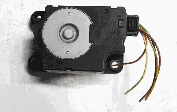 Citroen DS4 Air flap motor/actuator T1006419G 1000100010 0108111B