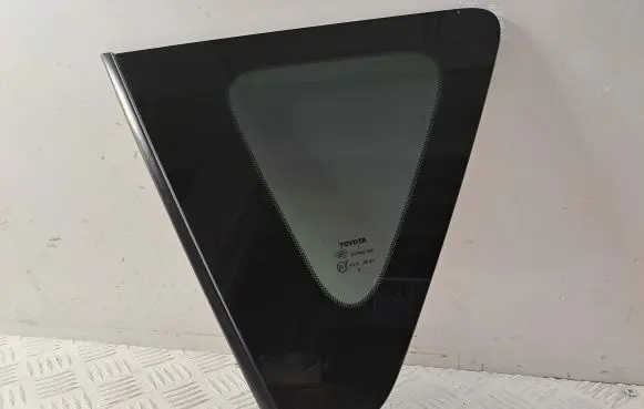 Toyota Verso Rear side window 627100F040 756410F010