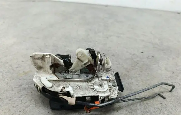 Dodge Caliber Front door lock 04589409AE