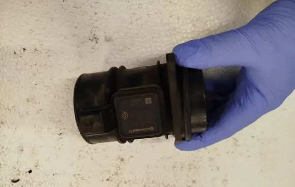 Nissan Qashqai Mass air flow meter 8200651315 5WK97020 H8200655623