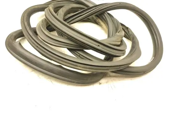 Volkswagen Crafter Rubber seal front door (on door) 