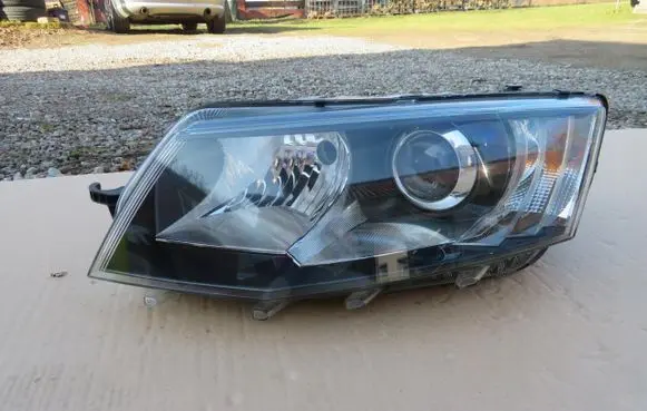 Skoda Octavia Mk3 (5E) Headlight/headlamp