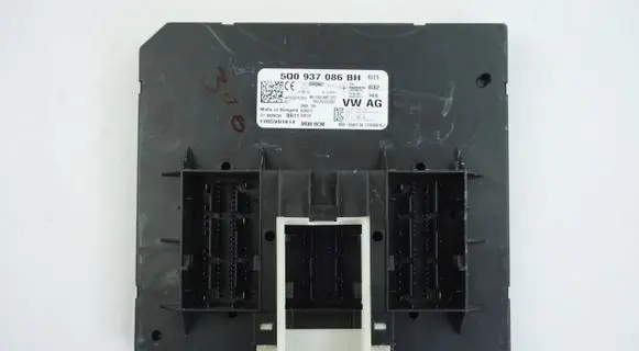 Volkswagen PASSAT B8 Comfort/convenience module 5Q0937086BH